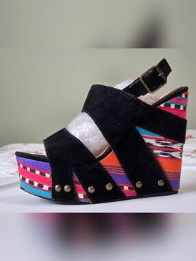 Betsey Johnson🌵 Southwestern Textile Studded Wedges Sz 9 Festival Boho Chic